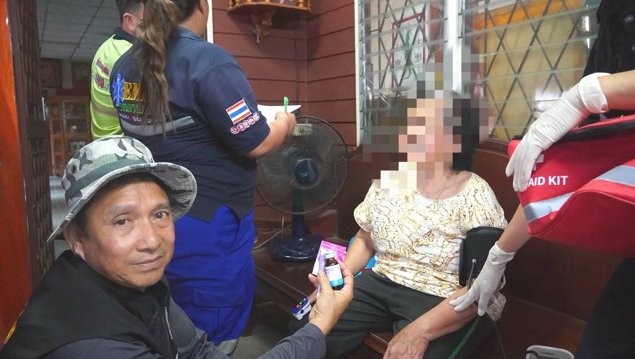 เทศบาลเมืองบางรักน้อยลงพื้นที่มอบเวชภัณฑ์และยารักษาโรคแก่ประชาชน ภาพที่ 15