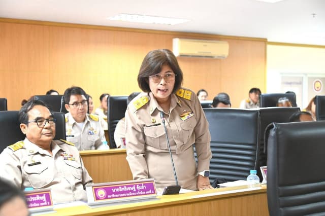 การประชุมสภาเทศบาลเมืองบางรักน้อย เพื่อร่วมพิจารณาร่างเทศบัญญัติงบประมาณรายจ่าย ประจำปีงบประมาณ พ.ศ. 2570 ภาพที่ 7