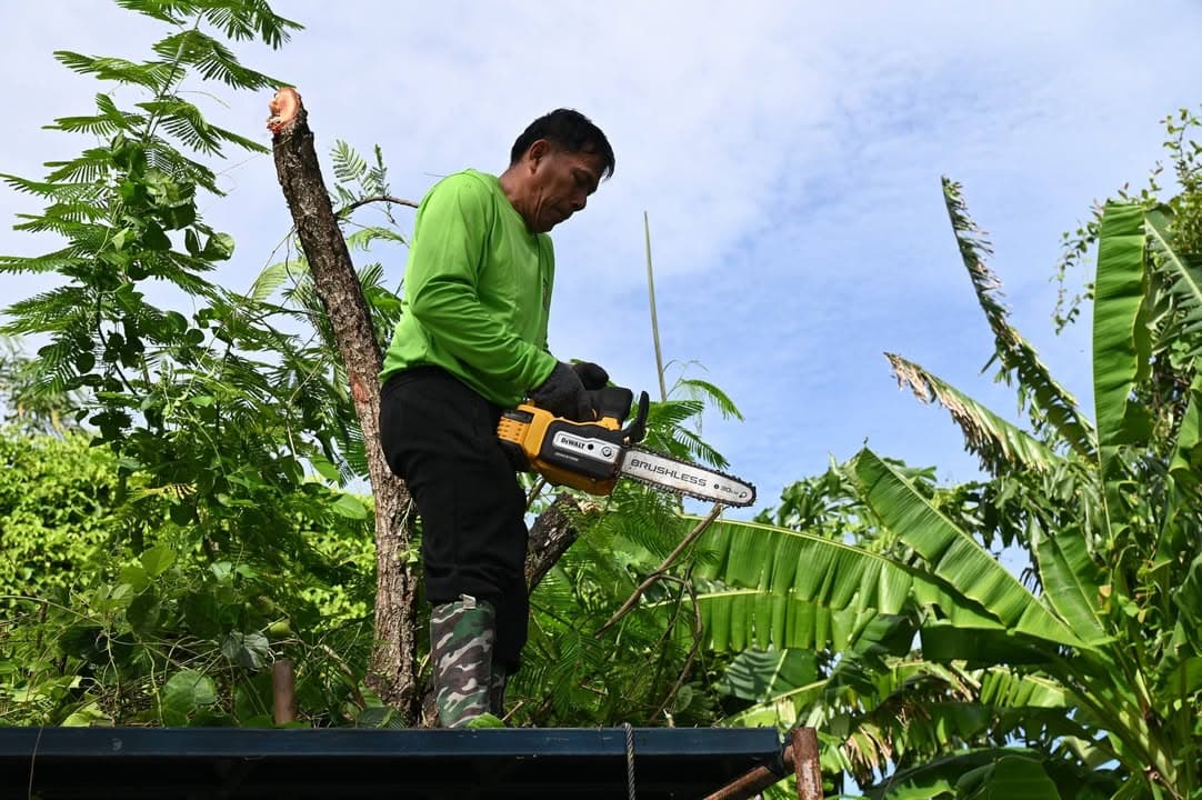 เทศบาลเมืองบางรักน้อย ลงพื้นที่ปรับปรุงภูมิทัศน์ในเขตเทศบาล ภาพที่ 10