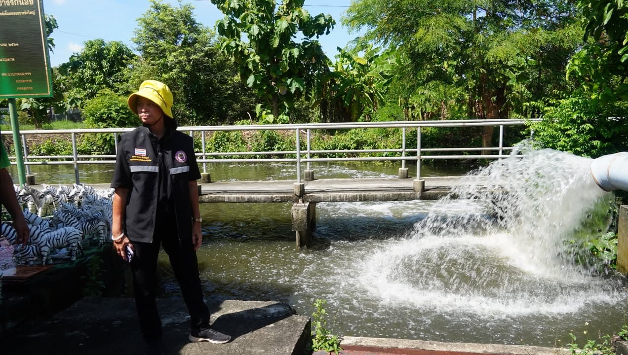 เทศบาลเมืองบางรักน้อยลงพื้นที่ตรวจสอบระบบระบายน้ำ ป้องกันและเตรียมความพร้อมรับสถานการณ์น้ำท่วม ภาพที่ 6