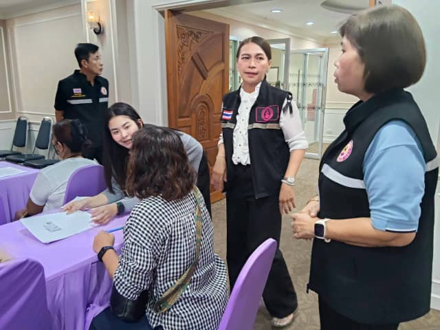กระทรวงการพัฒนาสังคมและความมั่งคงของมนุษย์ (พม.)ลงพื้นที่สอบข้อเท็จจริง และให้ความช่วยเหลือผู้ประสบปัญหาทางสังคมในตำบลบางรักน้อย ภาพที่ 8