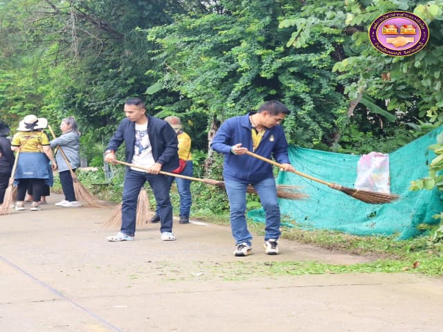 โครงการรณรงค์ส่งเสริมเพื่อรักษาสภาพแวดล้อมภายในตำบล ปรับปรุงภูมิทัศน์ บริเวณถนนซอยอนามัย - ศาลปู่ขุน หมู่ที่6 ภาพที่ 17