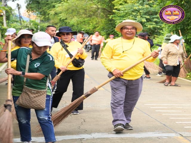 โครงการรณรงค์ส่งเสริมเพื่อรักษาสภาพแวดล้อมภายในตำบล ปรับปรุงภูมิทัศน์ บริเวณถนนซอยอนามัย - ศาลปู่ขุน หมู่ที่6 ภาพที่ 24