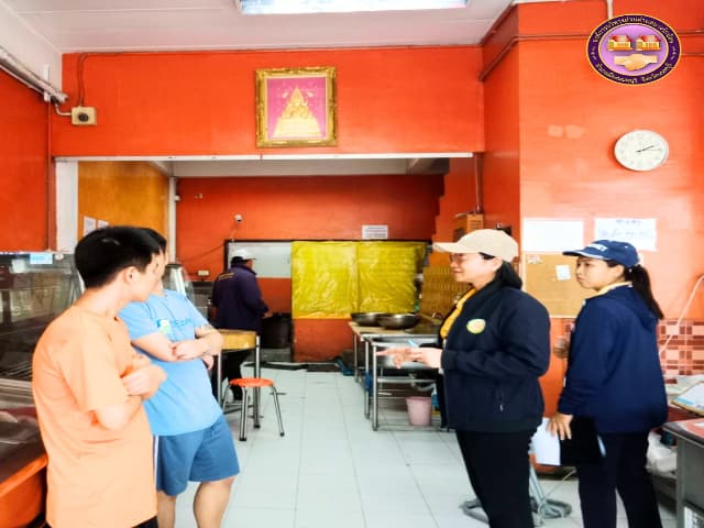 ลงพื้นที่ตรวจสถานประกอบการในตำบล เสริมสร้างความมั่นใจ ใส่ใจสุขอนามัยของตำบลบางรักน้อย ภาพที่ 4