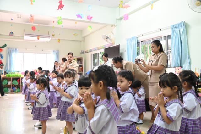 พิธีไหว้ครู ประจำปีการศึกษา 2569 ศูนย์พัฒนาเด็กเล็กในสังกัดเทศบาลเมืองบางรักน้อย ภาพที่ 20