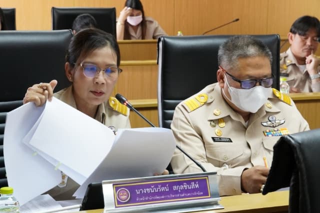 การประชุมสภาองค์การบริหารส่วนตำบลบางรักน้อย สมัยสามัญ สมัยที่ 1 ครั้งที่ 1/2567 ภาพที่ 5