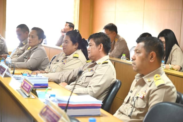 การประชุมสภาเทศบาลเมืองบางรักน้อย เพื่อร่วมพิจารณาร่างเทศบัญญัติงบประมาณรายจ่าย ประจำปีงบประมาณ พ.ศ. 2570 ภาพที่ 27