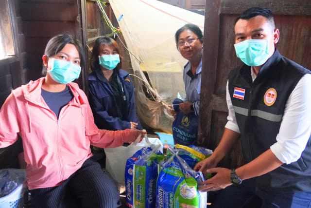 📢 ลงพื้นที่มอบวัสดุอุปกรณ์ที่จำเป็นสำหรับผู้ที่มีภาวะพึ่งพิงในตำบล📢 ภาพที่ 38