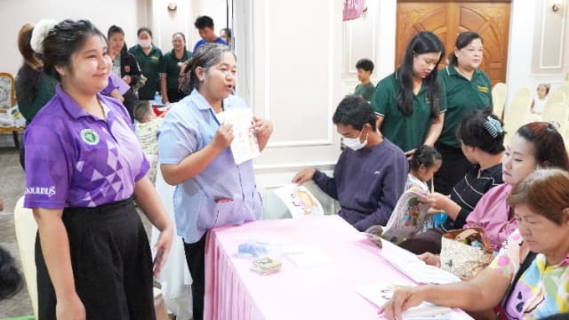 โครงการ"เริ่มต้นที่พ่อแม่ หยุดให้จอเลี้ยงลูก" ศูนย์พัฒนาเด็กเล็กวัดบางรักน้อย ภาพที่ 36