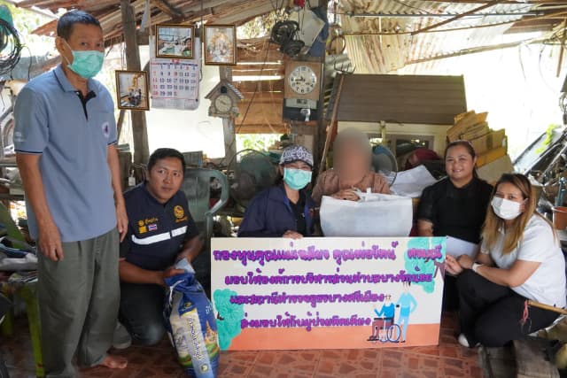 📢 ลงพื้นที่มอบวัสดุอุปกรณ์ที่จำเป็นสำหรับผู้ที่มีภาวะพึ่งพิงในตำบล📢 ภาพที่ 19