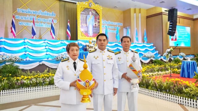 เข้าร่วมพิธีเจริญพระพุทธมนต์และทำบุญตักบาตรถวายพระราชกุศล เนื่องในโอกาสพระชนมพรรษาสมเด็จพระนางเจ้าสิริกิตติ์ พระบรมราชินีนาถ พระบรมราชชนนีพันปีหลวง วันแม่แห่งชาติ 12 สิงหาคม 2568 ภาพที่ 11
