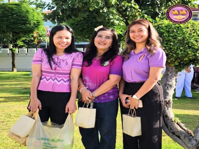ร่วมพิธีทำบุญตักบาตร ถวายพระราชกุศลเเละพิธีถวายพระพรชัยมงคลเนื่องในวันสำคัญ วันคล้ายวันประสูติ พระเจ้าวรวงศ์เธอ พระองค์เจ้าโสมสวลี กรมหมื่นสุทธนารีนาถ ภาพที่ 6
