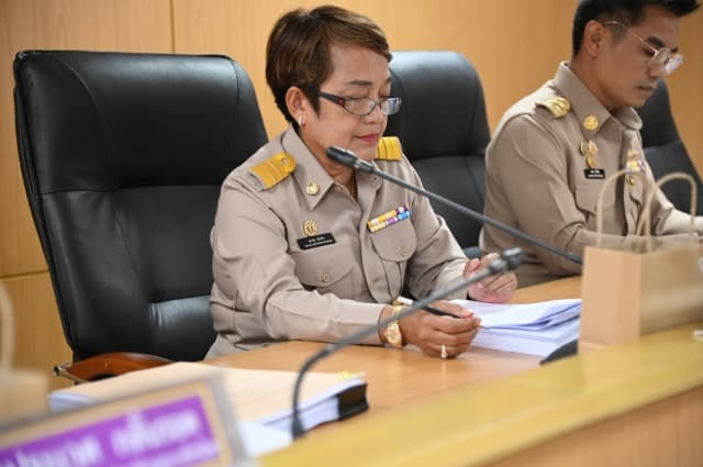 การประชุมสภาองค์การบริหารส่วนตำบลบางรักน้อย สมัยสามัญ สมัยที่ 3 ครั้งที่ 2 ประจำปี พ.ศ.2567 ภาพที่ 3