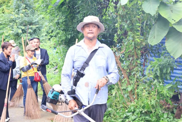 โครงการรณรงค์ส่งเสริมเพื่อรักษาสภาพแวดล้อมภายในตำบล ปรับปรุงภูมิทัศน์ บริเวณถนนซอยอนามัย - ศาลปู่ขุน หมู่ที่6 ภาพที่ 25