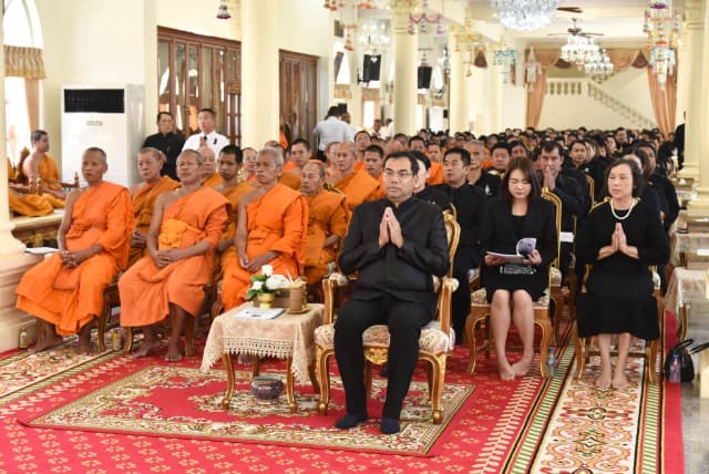 ร่วมพิธีสวดพระพุทธมนต์และเจริญจิตตภาวนาอุทิศถวายพระราชกุศลแด่ สมเด็จพระนางเจ้าสิริกิติ์ พระบรมราชินีนาถ พระบรมราชชนนีพันปีหลวง (ครั้งที่ 5) ภาพที่ 4
