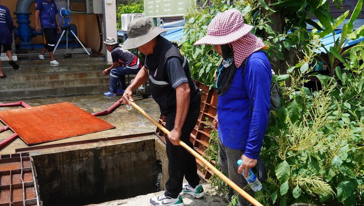 เทศบาลเมืองบางรักน้อยลงพื้นที่ตรวจสอบระบบระบายน้ำ ป้องกันและเตรียมความพร้อมรับสถานการณ์น้ำท่วม ภาพที่ 11