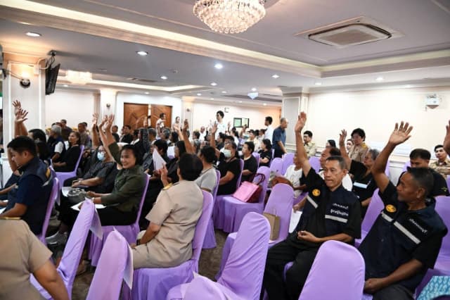 การประชุมประชาคมท้องถิ่น (ระดับชุมชน) เพื่อการจัดทำแผนพัฒนาท้องถิ่น ของเทศบาลเมืองบางรักน้อย ครั้งที่ 1/2569 หมู่ที่ 1,2,6 ภาพที่ 20