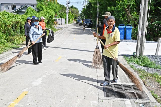 โครงการรณรงค์ส่งเสริมเพื่อรักษาสภาพแวดล้อมภายในตำบล ภาพที่ 10