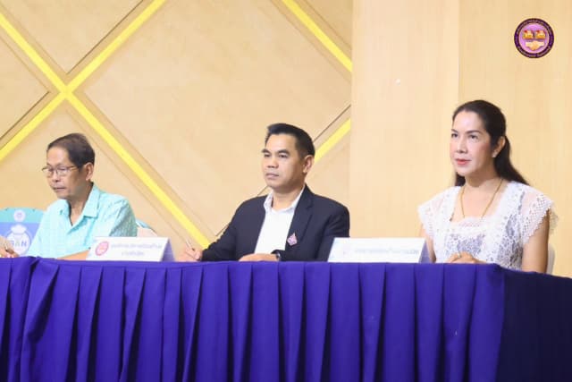 พิธีลงนามบันทึกข้อตกลงความร่วมมือ และพิธีมอบป้ายสัญลักษณ์รับรองมาตรฐาน SAN (สะอาด ปลอดภัย ได้มาตรฐาน) ภาพที่ 29