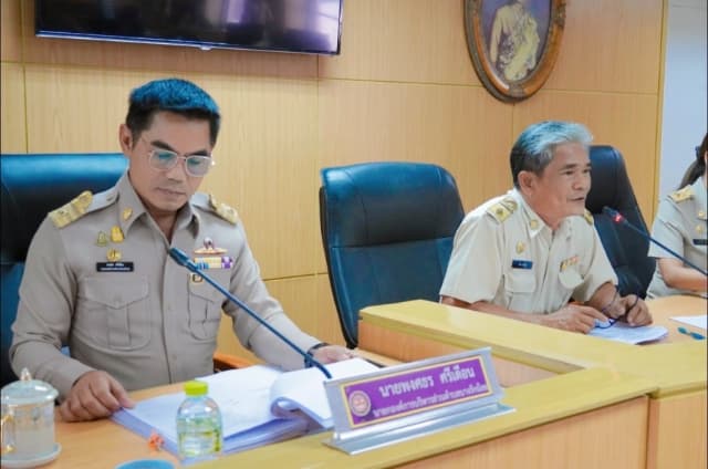 การประชุมสภาองค์การบริหารส่วนตำบลบางรักน้อย สมัยสามัญ สมัยที่ 4 ครั้งที่ 1/2566 ภาพที่ 7