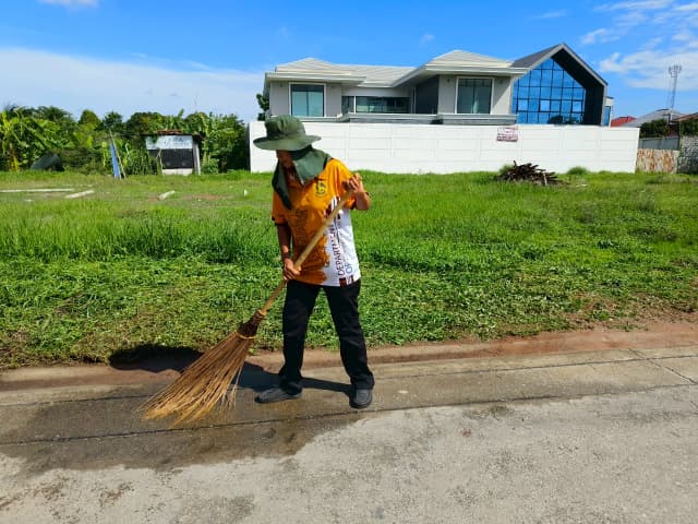 โครงการรณรงค์ส่งเสริมเพื่อรักษาสภาพแวดล้อมภายในตำบลและปรับปรุงภูมิทัศน์ บริเวณ ซอย 8 บางรักน้อย ภาพที่ 8