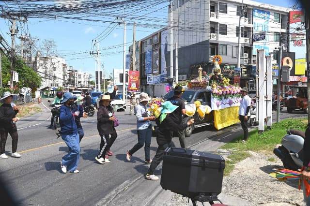 โครงการจัดงานสืบสานประเพณีแห่เทียนพรรษา และสวดมนต์ปฏิบัติธรรม เนื่องในวันอาสาฬหบูชา และวันเข้าพรรษา ประจำปี 2569 ภาพที่ 26