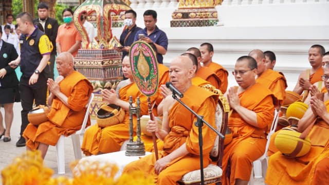 ร่วมพิธีทำบุญตักบาตร ถวายพระราชกุศลเเละพิธีถวายพระพรชัยมงคลเนื่องในวันสำคัญ วันคล้ายวันประสูติ สมเด็จพระเจ้าน้องนางเธอ เจ้าฟ้าจุฬาภรณวลัยลักษณ์ อัครราชกุมารี กรมพระศรีสวางควัฒน วรขัตติยราชนารี ภาพที่ 5