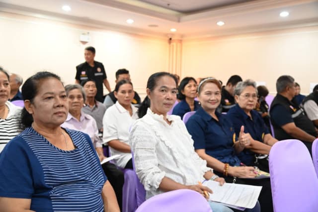 การประชุมประชาคมท้องถิ่น (ระดับชุมชน) เพื่อการจัดทำแผนพัฒนาท้องถิ่น ของเทศบาลเมืองบางรักน้อย ครั้งที่ 3/2569 หมู่ที่ 4,5 ภาพที่ 9