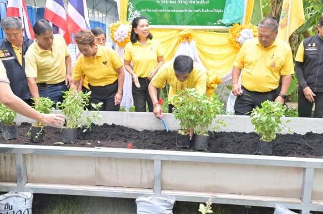 กิจกรรมโครงการ 1 อปท. 1 สวนสมุนไพร เฉลิมพระเกียรติ พระบาทสมเด็จพระเจ้าอยู่หัว เนื่องในโอกาสวันเฉลิมพระชนมพรรษา 28 กรกฏาคม 2567 ภาพที่ 3