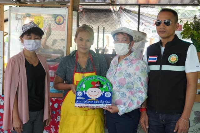 มอบป้าย Clean Food Good Taste ให้ร้านอาหาร-แผงลอยที่ผ่านเกณฑ์มาตรฐาน ภาพที่ 11