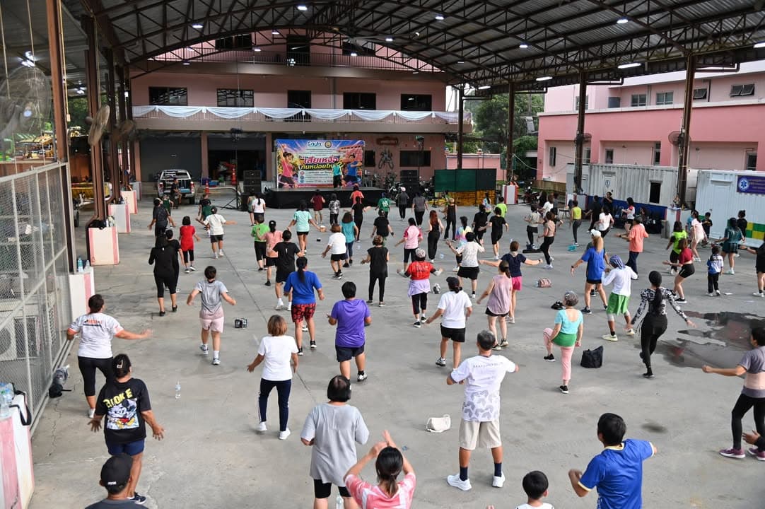 ภาพบรรยากาศ โครงการส่งเสริมสุขภาพประชาชนด้วยการออกกำลังด้วยกายเต้นแอโรบิก ประจำปี 2569 ในวันพุธที่ 9 กันยายน 2569 เวลา 17.00 น ณ เทศบาลเมืองบางรักน้อย ภาพที่ 17