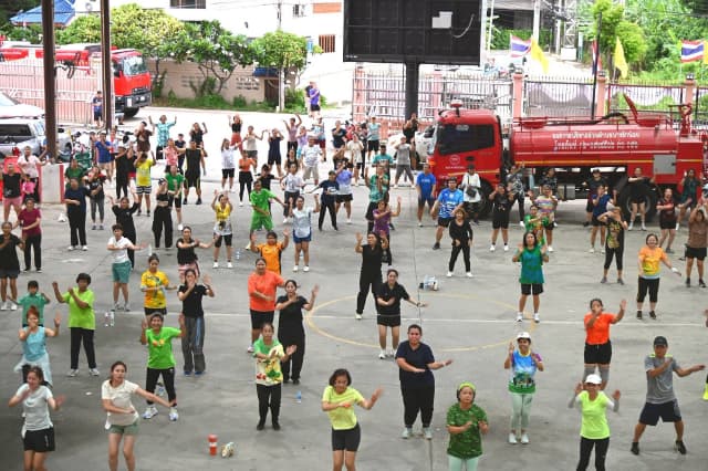 ภาพความประทับใจกิจกรรมเต้นแอโรบิค "เสืยเหงื่อกันหน่อยไหม?" ภายใต้โครงการส่งเสริมสุขภาพประชาชนด้วยการออกกำลังการเต้นแอโรบิค ในวันพุธ 19 สิงหาคม 2569 ภาพที่ 39