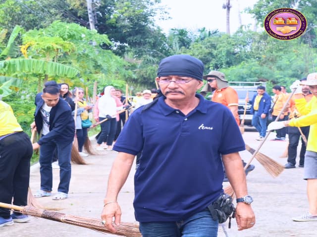 โครงการรณรงค์ส่งเสริมเพื่อรักษาสภาพแวดล้อมภายในตำบล ปรับปรุงภูมิทัศน์ บริเวณถนนซอยอนามัย - ศาลปู่ขุน หมู่ที่6 ภาพที่ 13