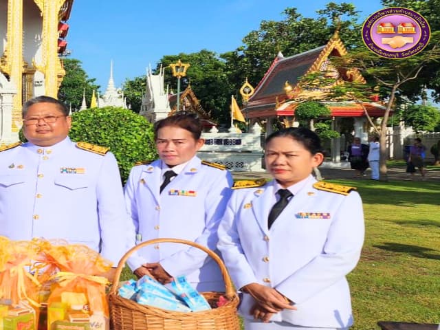 ร่วมพิธีทำบุญตักบาตร ถวายพระราชกุศลเเละพิธีถวายพระพรชัยมงคลเนื่องในวันสำคัญ วันคล้ายวันประสูติ พระเจ้าวรวงศ์เธอ พระองค์เจ้าโสมสวลี กรมหมื่นสุทธนารีนาถ ภาพที่ 2
