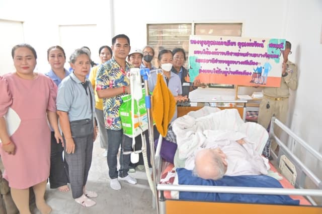 มอบเครื่องอุปโภคบริโภคและผ้าอ้อมผู้ใหญ่ ให้กับผู้ป่วยติดเตียง ในตำบลบางรักน้อย ภาพที่ 5