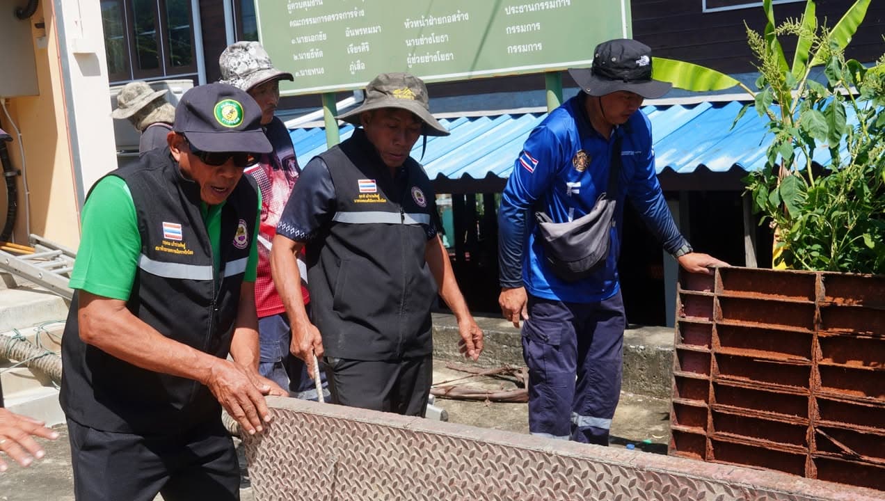 เทศบาลเมืองบางรักน้อยลงพื้นที่ตรวจสอบระบบระบายน้ำ ป้องกันและเตรียมความพร้อมรับสถานการณ์น้ำท่วม ภาพที่ 2