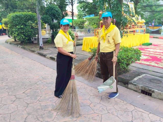 ร่วมกิจกรรมจิตอาสาบำเพ็ญสาธารณประโยชน์เพื่อถวายเป็นพระราชกุศลเนื่องในวันคล้ายวันสวรรคต พระบาทสมเด็จพระบรมชนกาธิเบศร มหาภูมิพลอดุลยเดชมหาราช บรมราชบพิตร 13 ตุลาคม 268 และวันคล้ายสวรรคตสมเด็จพระจุลจอมเกล้าเจ้าอยู่ห้วย 23 ตุลาคม 2568 ภาพที่ 3