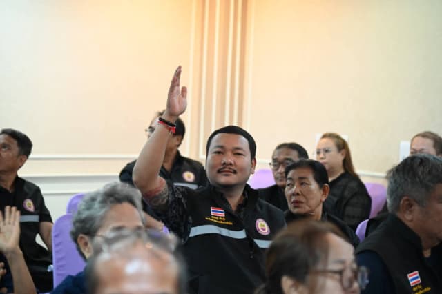 การประชุมประชาคมท้องถิ่น (ระดับชุมชน) เพื่อการจัดทำแผนพัฒนาท้องถิ่น ของเทศบาลเมืองบางรักน้อย ครั้งที่ 3/2569 หมู่ที่ 4,5 ภาพที่ 16