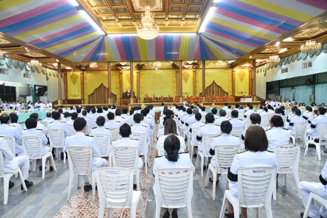 ร่วมพิธีทำบุญตักบาตร-ถวายพระพรชัยมงคล เนื่องในวันคล้ายวันประสูติ สมเด็จเจ้าฟ้าฯ กรมพระศรีสวางควัฒน วรขัตติยราชนารี ภาพที่ 13