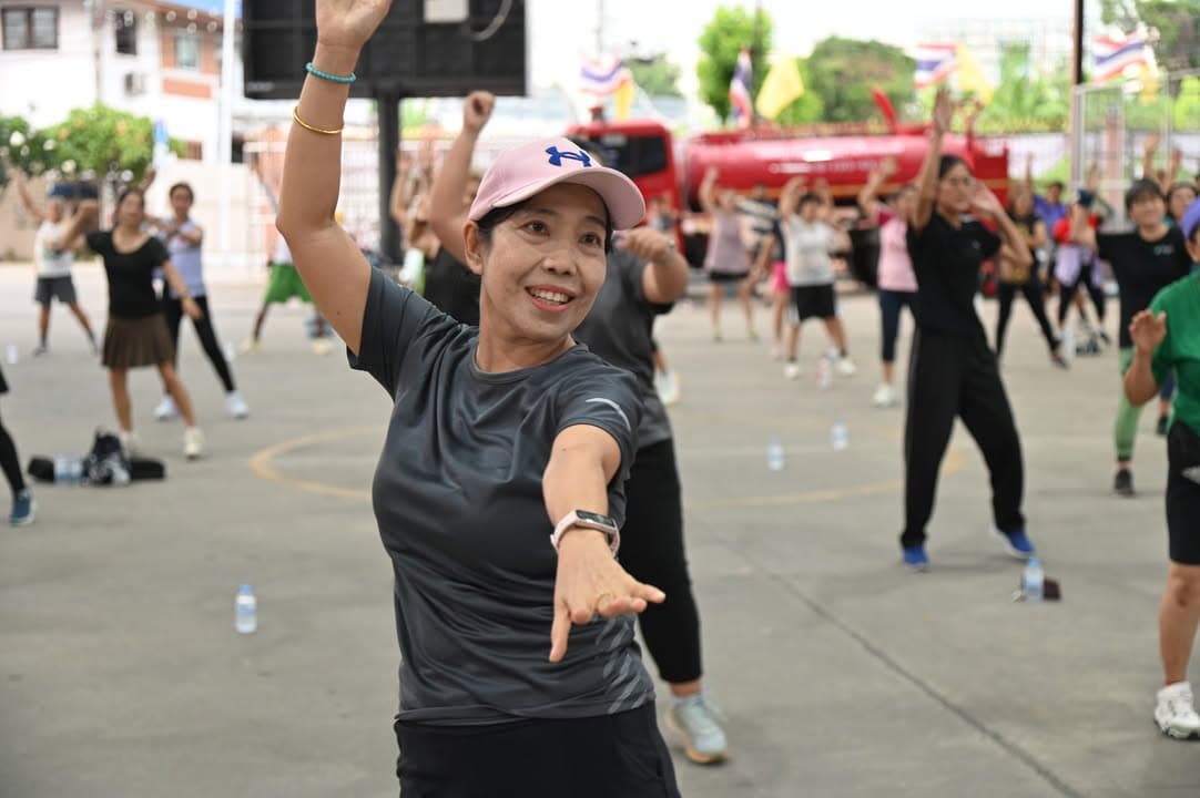 ภาพบรรยากาศ โครงการส่งเสริมสุขภาพประชาชนด้วยการออกกำลังด้วยกายเต้นแอโรบิก ประจำปี 2569 ในวันพุธที่ 9 กันยายน 2569 เวลา 17.00 น ณ เทศบาลเมืองบางรักน้อย ภาพที่ 6