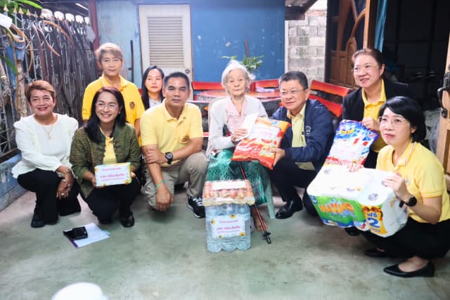 ส่งมอบบ้านโครงการปรับสภาพแวดล้อมที่อยู่อาศัยให้กับกลุ่มเปราะบางในพื้นที่อำเภอเมืองบางรักน้อย ภาพที่ 13