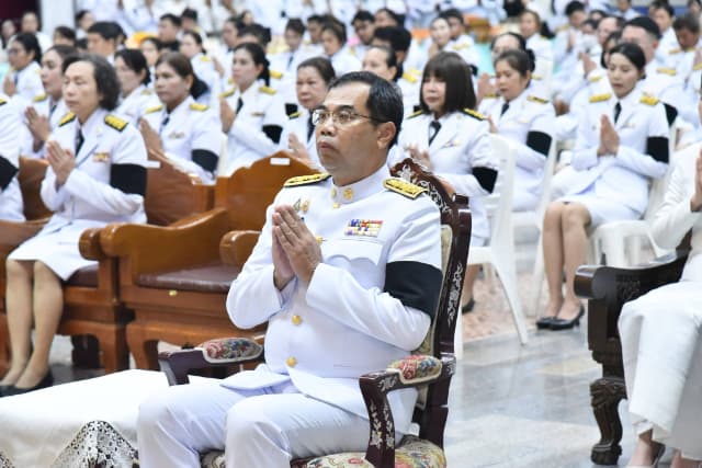 ร่วมพิธีทำบุญตักบาตร-ถวายพระพรชัยมงคล เนื่องในวันคล้ายวันประสูติ สมเด็จเจ้าฟ้าฯ กรมพระศรีสวางควัฒน วรขัตติยราชนารี ภาพที่ 5