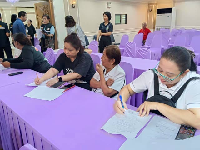 กระทรวงการพัฒนาสังคมและความมั่งคงของมนุษย์ (พม.)ลงพื้นที่สอบข้อเท็จจริง และให้ความช่วยเหลือผู้ประสบปัญหาทางสังคมในตำบลบางรักน้อย ภาพที่ 17