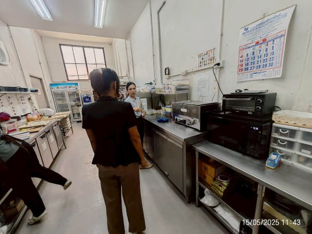 ตรวจประเมินร้านอาหารที่เปิดร้านตามมาตรฐานของกระทรวงสาธารณสุขในตำบลบางรักน้อย ภาพที่ 1