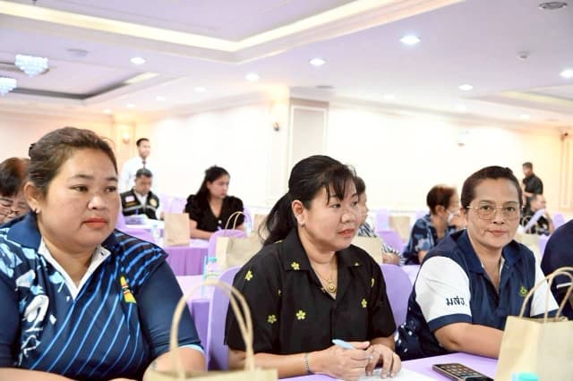 จัดประชุมเตรียมความพร้อมการดำเนินงาน โครงการจัดงานแห่เทียนพรรษา ประจำปี 2569 ภาพที่ 21