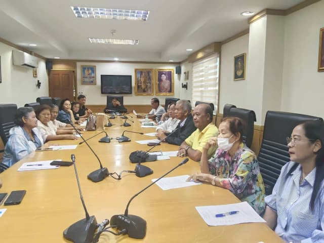 ประชุมคณะกรรมการชมรมผู้สูงอายุ เทศบาลเมืองบางรักน้อย ภาพที่ 12