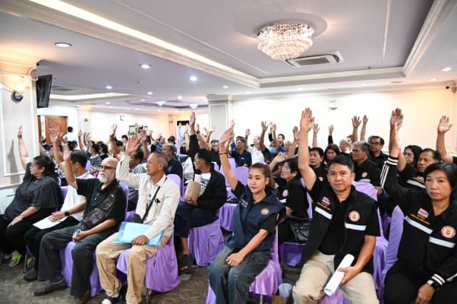 การประชุมประชาคมท้องถิ่น (ระดับชุมชน) เพื่อการจัดทำแผนพัฒนาท้องถิ่น ของเทศบาลเมืองบางรักน้อย ครั้งที่ 2/2569 หมู่ที่ 3 ภาพที่ 24