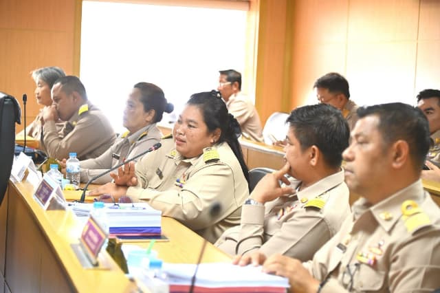 การประชุมสภาเทศบาลเมืองบางรักน้อย เพื่อร่วมพิจารณาร่างเทศบัญญัติงบประมาณรายจ่าย ประจำปีงบประมาณ พ.ศ. 2570 ภาพที่ 22