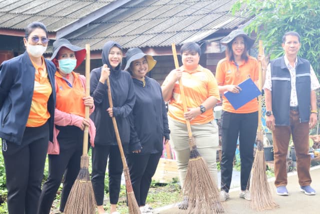 โครงการรณรงค์ส่งเสริมเพื่อรักษาสภาพแวดล้อมภายในตำบล ปรับปรุงภูมิทัศน์ บริเวณถนนซอยอนามัย - ศาลปู่ขุน หมู่ที่6 ภาพที่ 6