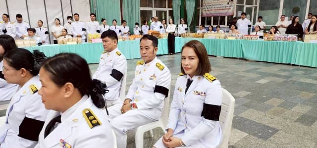 ร่วมพิธีทำบุญตักบาตร-ถวายพระพรชัยมงคล เนื่องในวันคล้ายวันประสูติ สมเด็จเจ้าฟ้าฯ กรมพระศรีสวางควัฒน วรขัตติยราชนารี ภาพที่ 11